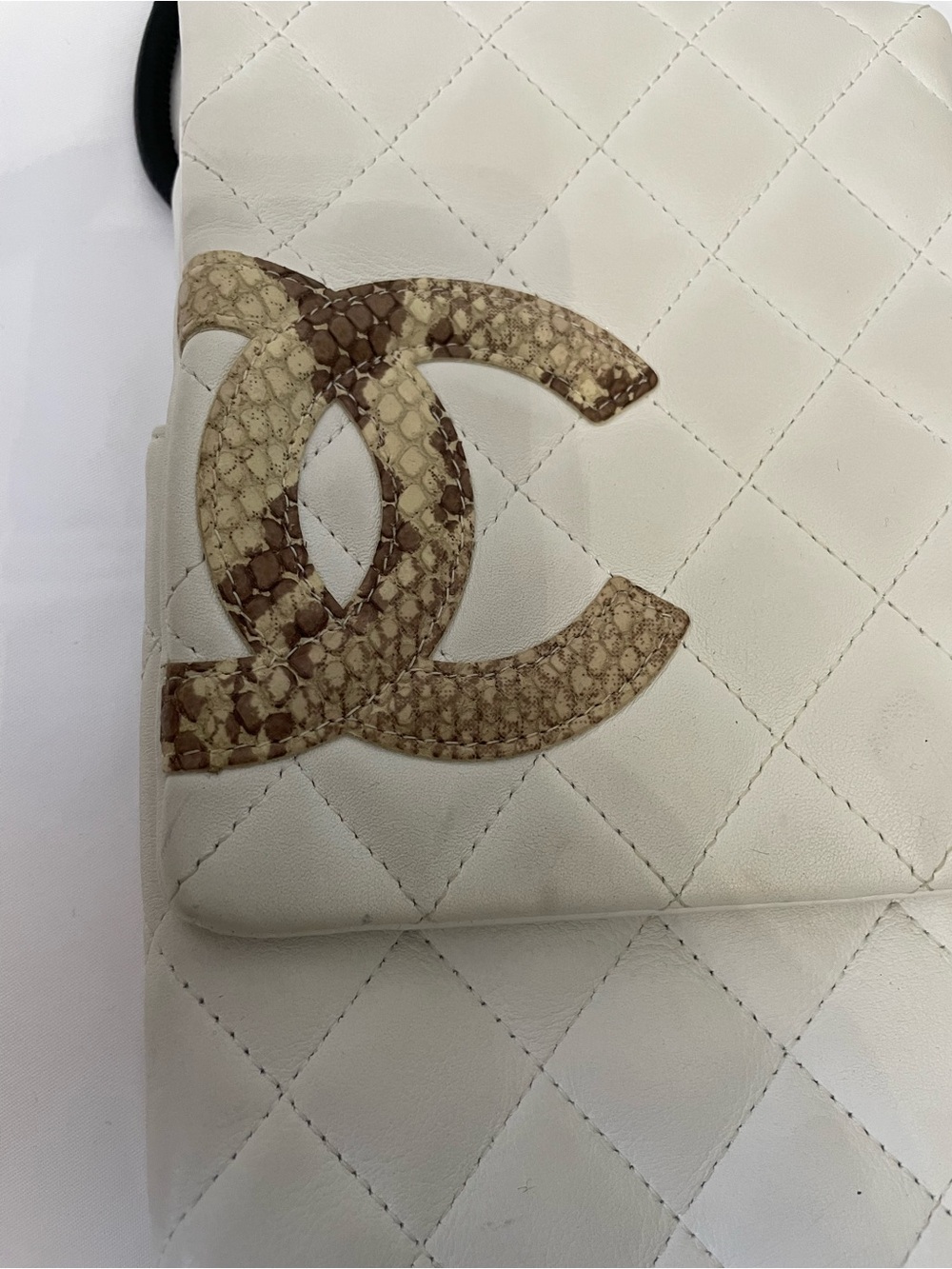 #32. Authentic Chanel White Cambon Quilted Crossbody Bag COA included - Picture 3 of 9